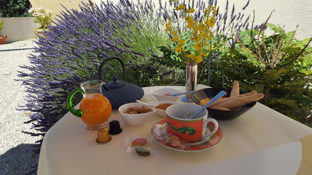 알렝 Lamanderie En Provence B&B 객실 사진