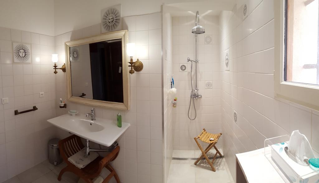 알렝 Lamanderie En Provence B&B 객실 사진