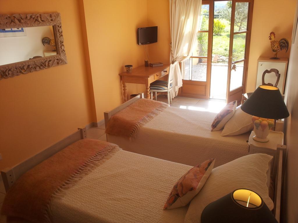 알렝 Lamanderie En Provence B&B 객실 사진
